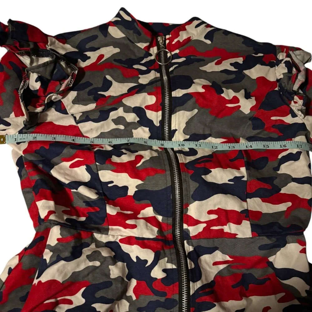 Camo Ruffle shoulders zip up‎ jacket girl's XL